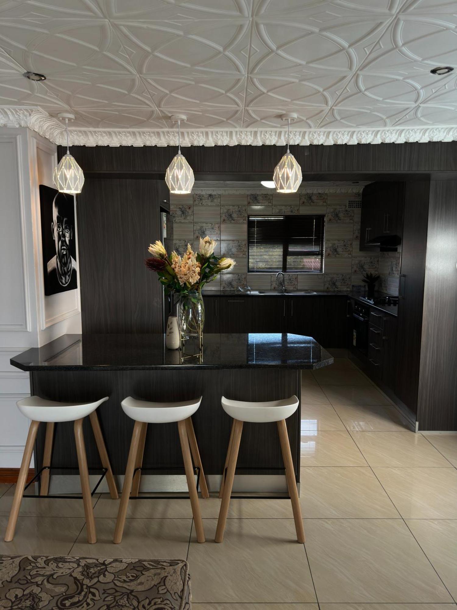 Luxurious 4 Bedroom Family Appartement Le Cap